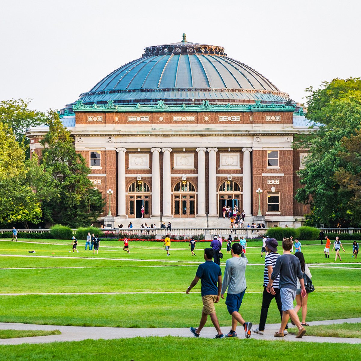 CHOOSING A COLLEGE
